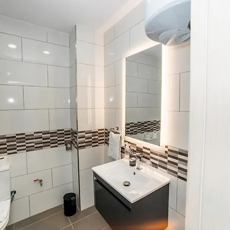 Lägenhet Sea Breeze, Spacious 2-bedroom Lux Seaside St. Paul's Bay