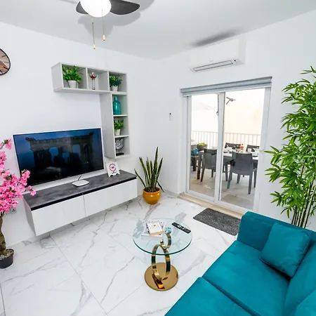 Sea Breeze, Spacious 2-bedroom Lux Seaside *