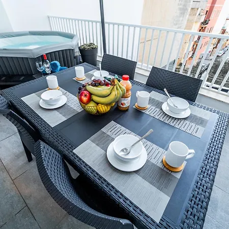 Lägenhet Sea Breeze, Spacious 2-bedroom Lux Seaside St. Paul's Bay