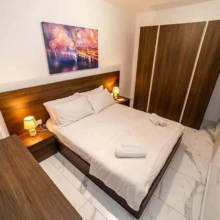 Sea Breeze, Spacious 2-bedroom Lux Seaside Apartman San Pawl il-Baħar