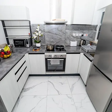 Sea Breeze, Spacious 2-bedroom Lux Seaside