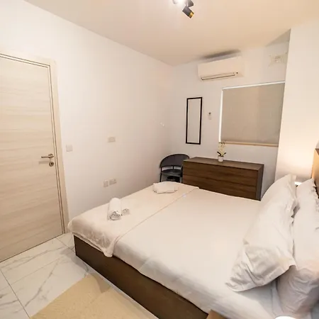 Sea Breeze, Spacious 2-bedroom Lux Seaside Apartmán