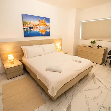 Sea Breeze, Spacious 2-bedroom Lux Seaside Apartmán *
