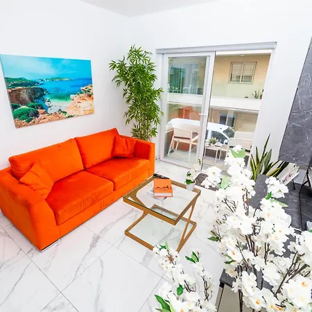 Apartmán Sea Breeze, Spacious 2-bedroom Lux Seaside *