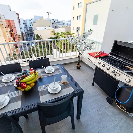 Sea Breeze, Spacious 2-bedroom Lux Seaside * St. Paul's Bay