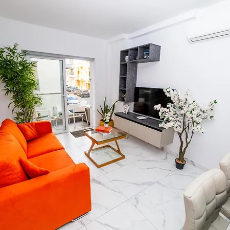 Apartmán Sea Breeze, Spacious 2-bedroom Lux Seaside St. Paul's Bay
