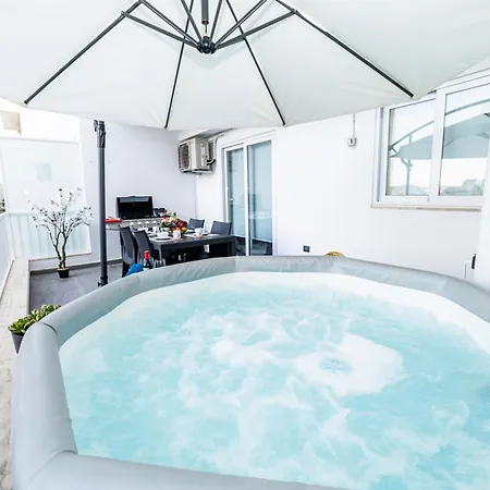 Sea Breeze, Spacious 2-bedroom Lux Seaside *