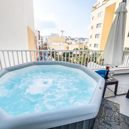 Sea Breeze, Spacious 2-bedroom Lux Seaside Apartmán *