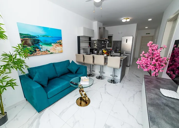 Sea Breeze, Spacious 2-bedroom Lux Seaside * Σεντ Πόλς Μπέι