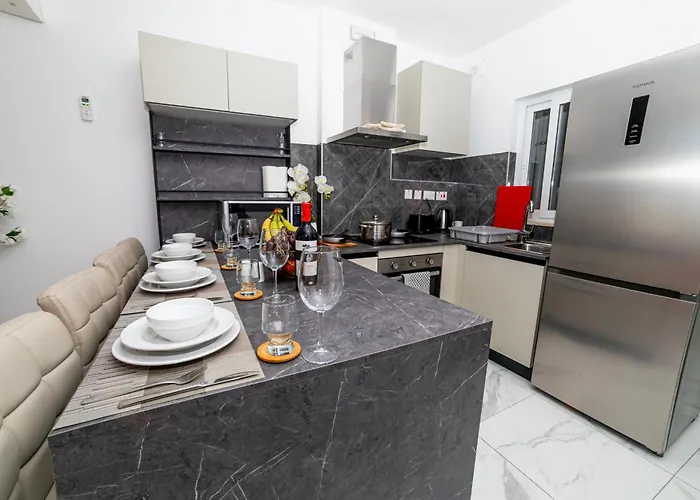 Sea Breeze, Spacious 2-bedroom Lux Seaside * Σεντ Πόλς Μπέι