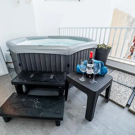 Sea Breeze, Spacious 2-bedroom Lux Seaside *