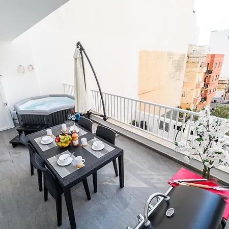 Sea Breeze, Spacious 2-bedroom Lux Seaside Appartamento