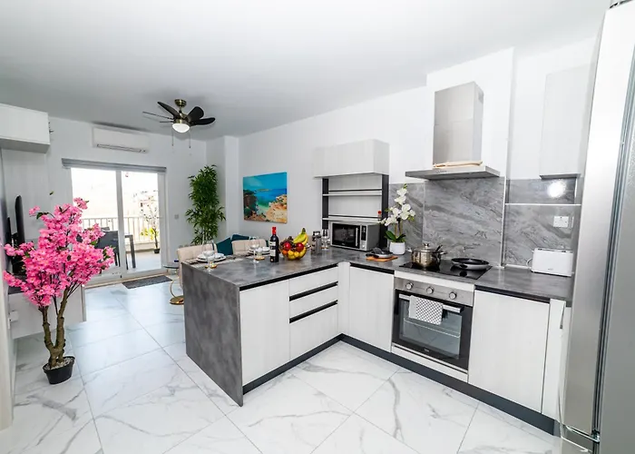 Sea Breeze, Spacious 2-bedroom Lux Seaside Σεντ Πόλς Μπέι