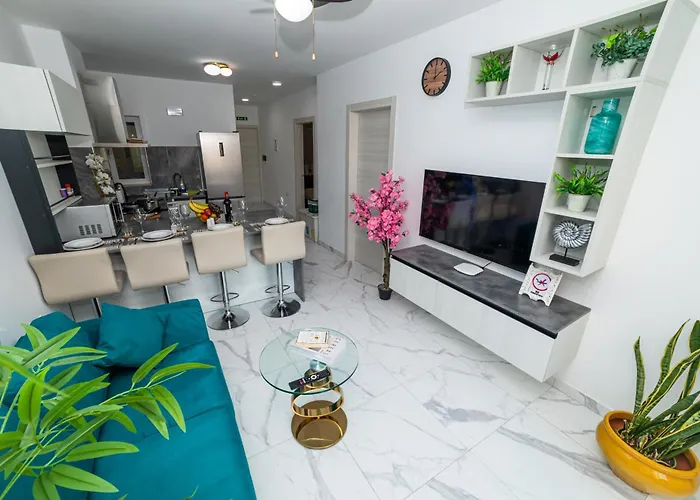 Sea Breeze, Spacious 2-bedroom Lux Seaside *